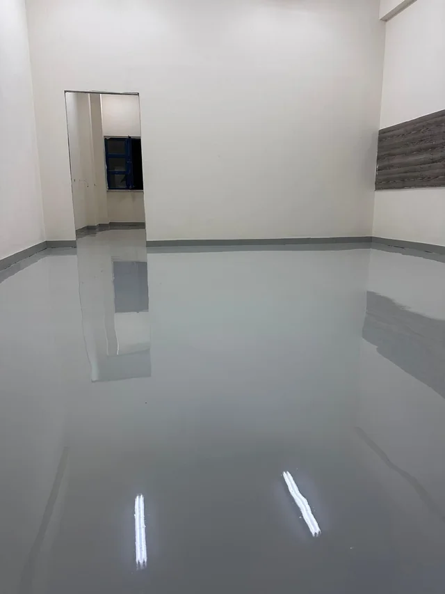 Parlak self leveling epoksi iç mekân uygulaması